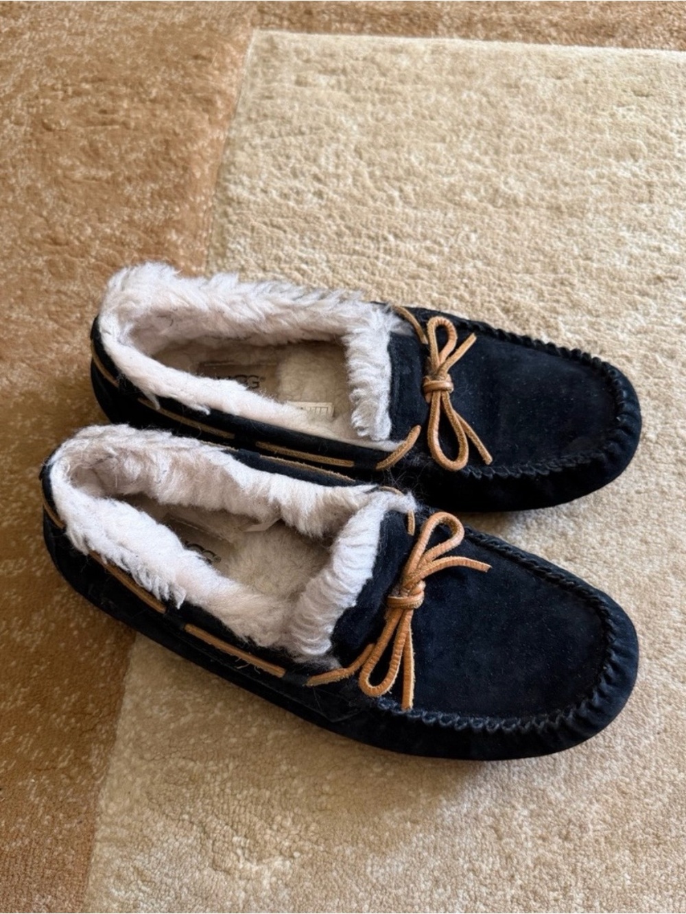 Ugg Black Suede Women's Moccasin Slippers Size 7